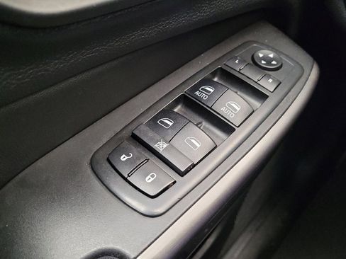 Used 2019 Jeep Cherokee Latitude Plus image 27