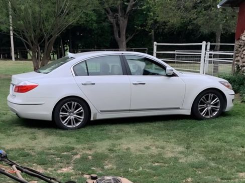 Used 2015 Hyundai Genesis 3.8 w/ Option Group 03 RWD image 3
