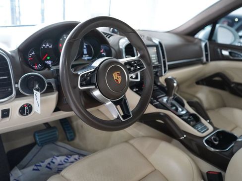 Used 2015 Porsche Cayenne S AWD/4WD image 6