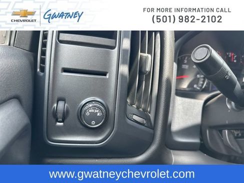 Used 2018 Chevrolet Silverado 1500 Custom w/ Custom Value Package RWD image 18