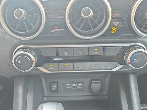 Used 2025 Nissan Sentra SV FWD image 22