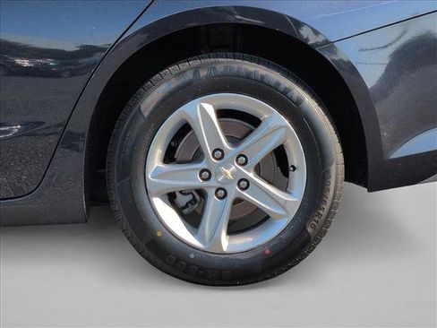 Used 2023 Chevrolet Malibu LT FWD image 22