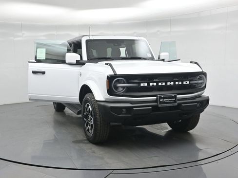 New 2026 Ford Bronco Outer Banks image 29