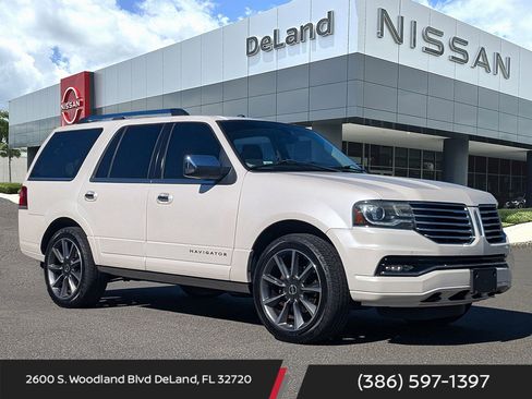 Used 2017 Lincoln Navigator Reserve image 1
