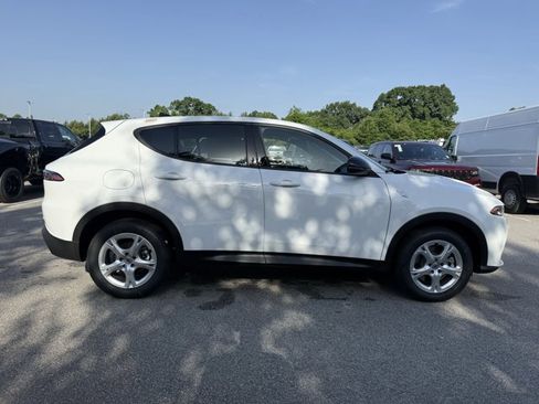 New 2025 Dodge Hornet GT image 4