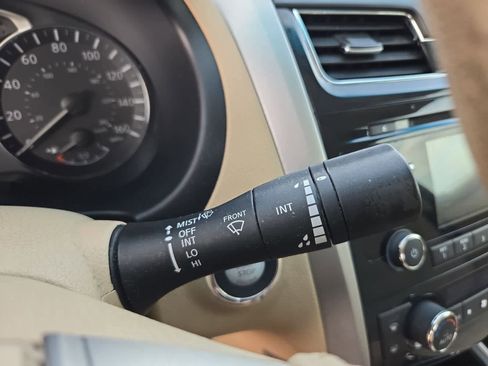 Used 2015 Nissan Altima 2.5 SV image 24