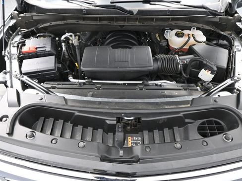 Used 2025 Chevrolet Suburban Premier image 47