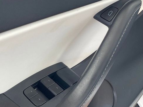 Used 2021 Tesla Model Y Long Range image 15