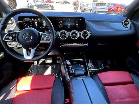 Used 2022 Mercedes-Benz GLA 250 4MATIC image 15