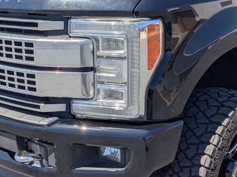 Used 2018 Ford F250 Platinum w/ Platinum Ultimate Package AWD/4WD image 12