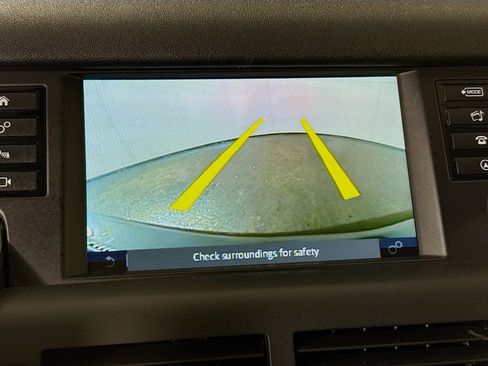 Used 2019 Land Rover Discovery Sport HSE image 19