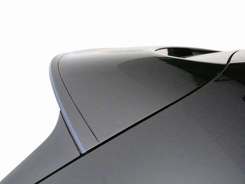 Used 2025 Bentley Bentayga image 15