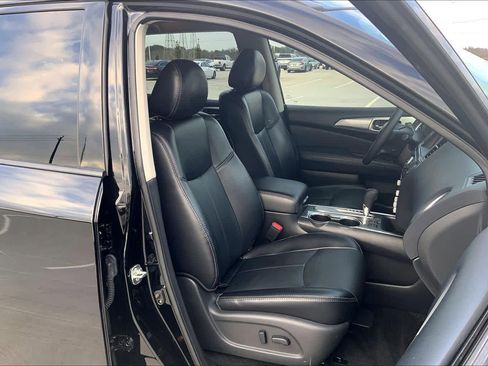 Used 2020 Nissan Pathfinder SL image 8