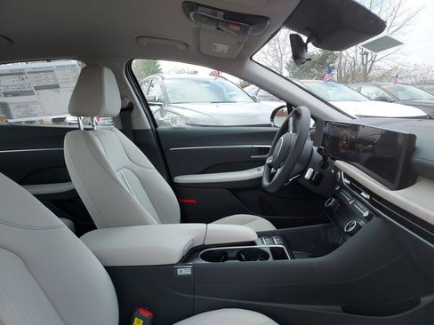 Certified 2025 Hyundai Sonata SEL image 35