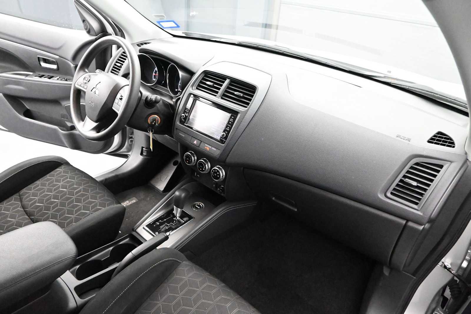Used 2025 Mitsubishi Outlander Sport ES AWD/4WD image 27