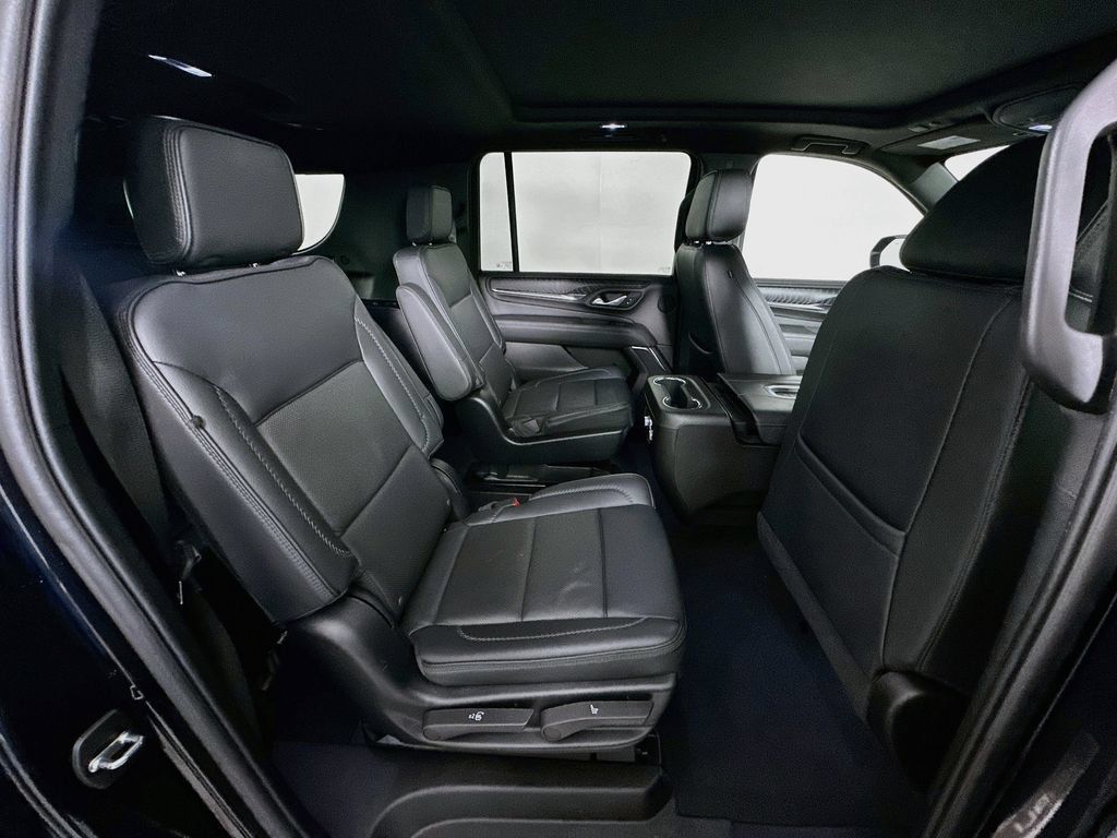 Used 2023 GMC Yukon XL Denali AWD/4WD image 29