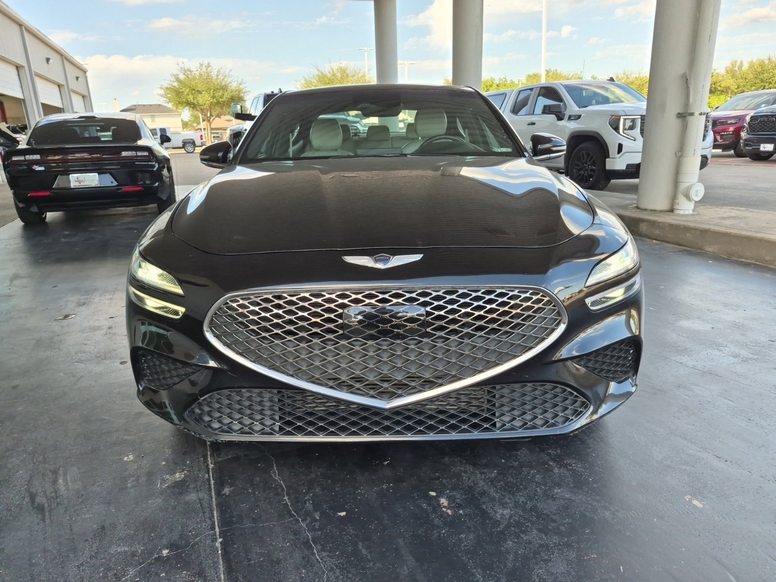Used 2023 Genesis G70 2.0T AWD/4WD image 3