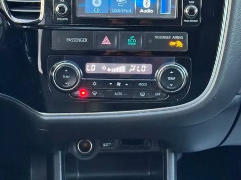 Used 2016 Mitsubishi Outlander GT AWD/4WD image 20