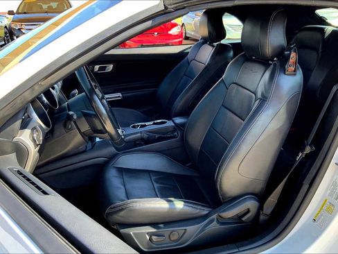 Used 2022 Ford Mustang Premium image 13