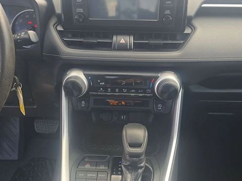 Used 2019 Toyota RAV4 LE w/ All Weather Liner Package AWD/4WD image 10