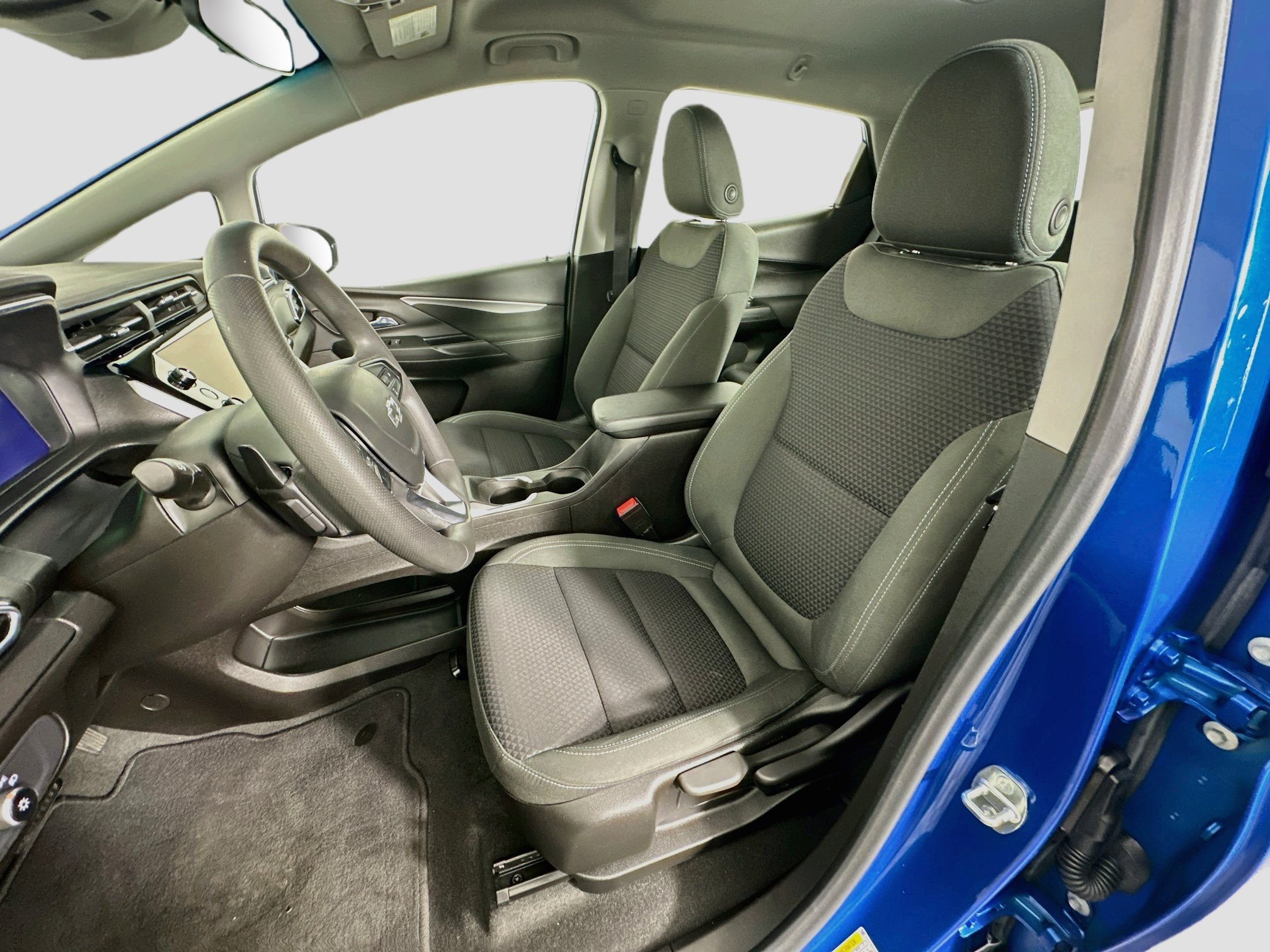 Used 2022 Chevrolet Bolt LT FWD image 13