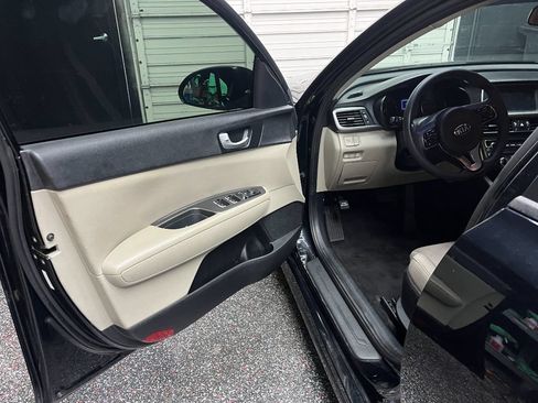 Used 2018 Kia Optima LX FWD image 6