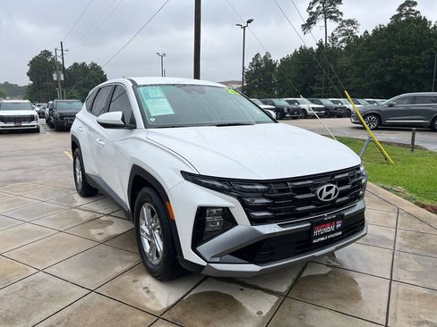 Used 2025 Hyundai Tucson SE FWD image 3