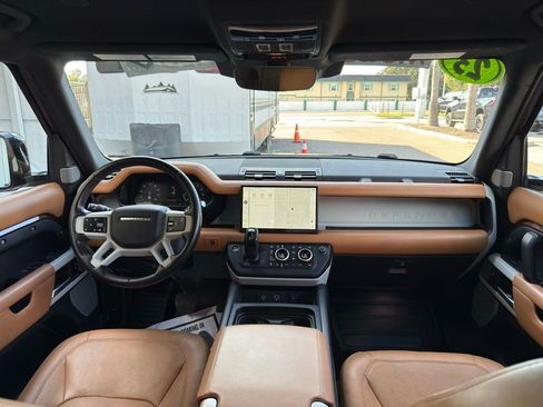 Used 2023 Land Rover Defender 130 SE AWD/4WD image 37