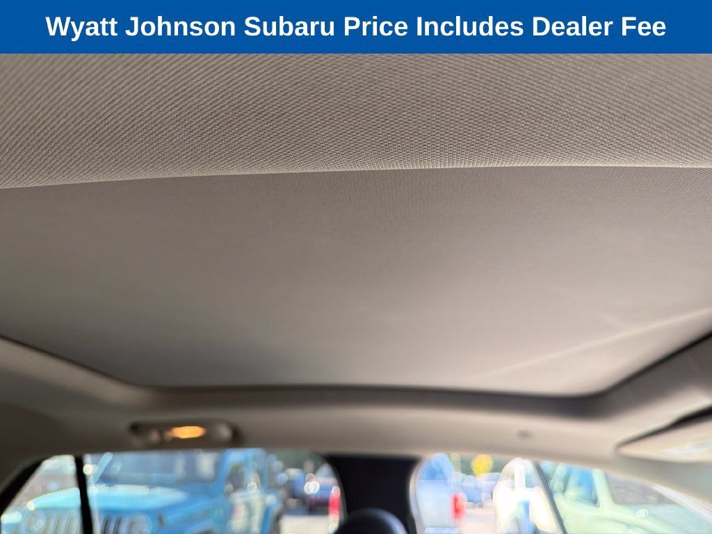 Used 2022 Buick Encore GX Essence w/ Experience Buick Package FWD image 45