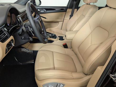 New 2026 Porsche Macan image 5