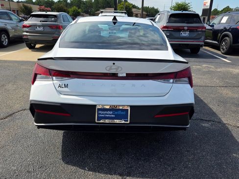 Certified 2025 Hyundai Elantra Sport FWD image 10