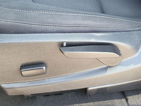 Certified 2019 Chevrolet Colorado LT RWD image 37