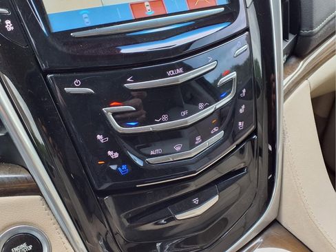 Used 2019 Cadillac Escalade ESV Premium Luxury image 20