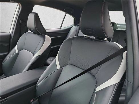 Used 2025 Toyota Camry SE image 13