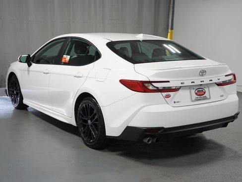 Certified 2025 Toyota Camry SE image 6