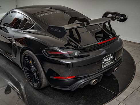 Certified 2024 Porsche 718 Cayman GT4 RS RWD image 31