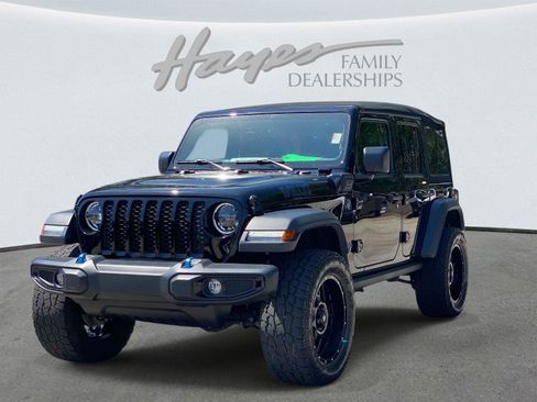 Used 2023 Jeep Wrangler Unlimited w/ Cold Weather Group image 9
