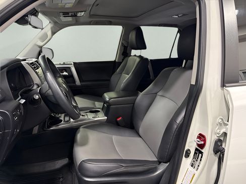 Used 2021 Toyota 4Runner SR5 Premium w/ Moonroof Package AWD/4WD image 11