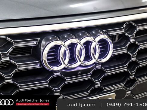 Used 2025 Audi Q5 e Premium Plus w/ Premium Plus Package image 13