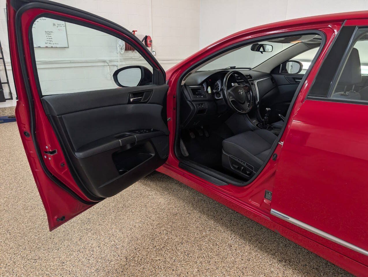 Used 2010 Suzuki Kizashi GTS FWD image 6