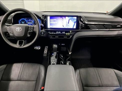 Used 2025 Toyota Camry XSE FWD image 18