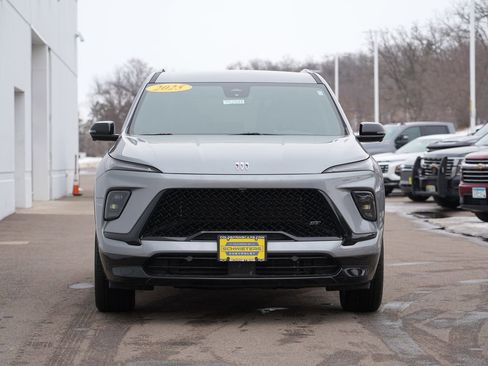 Used 2025 Buick Enclave Sport Touring image 8