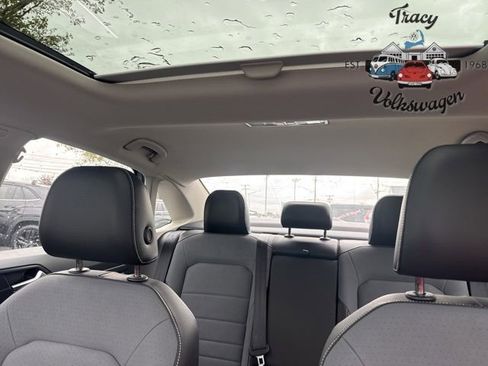 New 2025 Volkswagen Jetta SE image 17