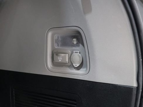 Used 2017 Toyota Sienna SE Premium FWD image 40
