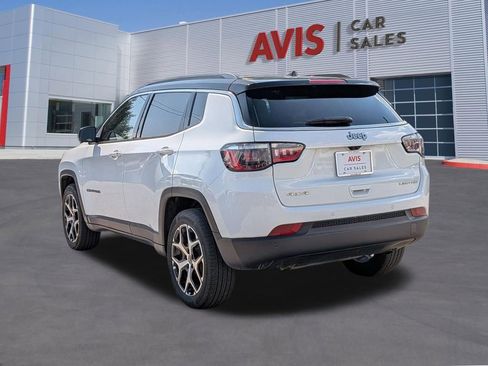 Used 2025 Jeep Compass Limited AWD/4WD image 9
