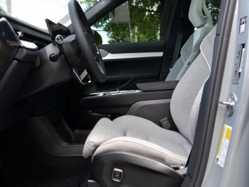 New 2025 Volvo EX90 Ultra image 13