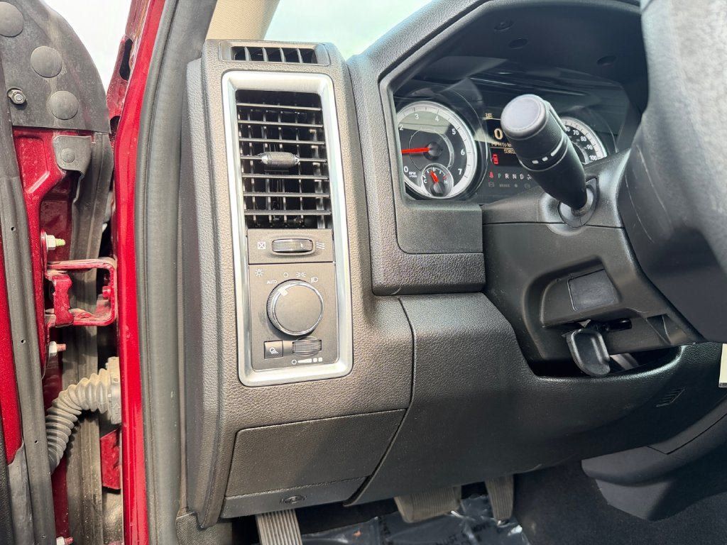 Used 2022 RAM 1500 Classic SLT AWD/4WD image 20
