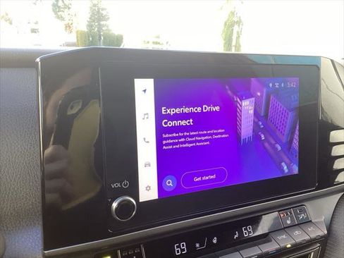 Certified 2025 Toyota Camry SE w/ Convenience Package image 11