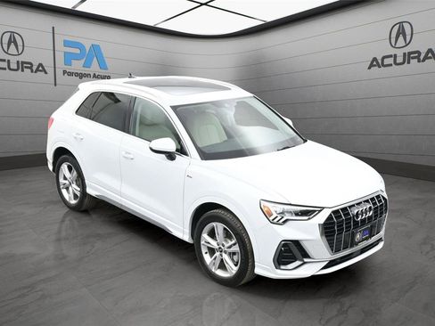 Used 2022 Audi Q3 2.0T Premium Plus w/ Premium Plus Package image 37