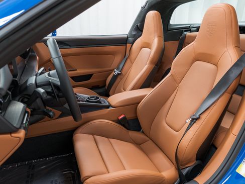 Used 2026 Porsche 911 Targa 4 GTS image 18